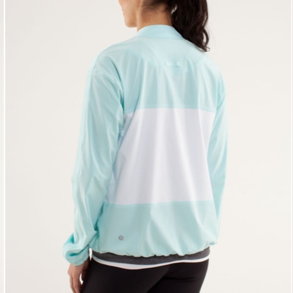 Lululemon Water Resistant Off the Court Light Zip Up Jacket - Picture 2 of 15